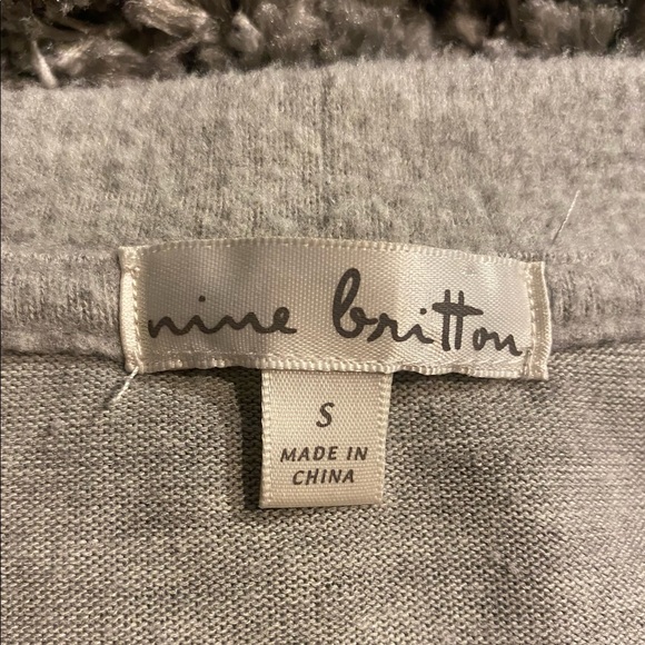 nine britton crew neck sweater, size S, gray and yellow - Picture 4 of 5